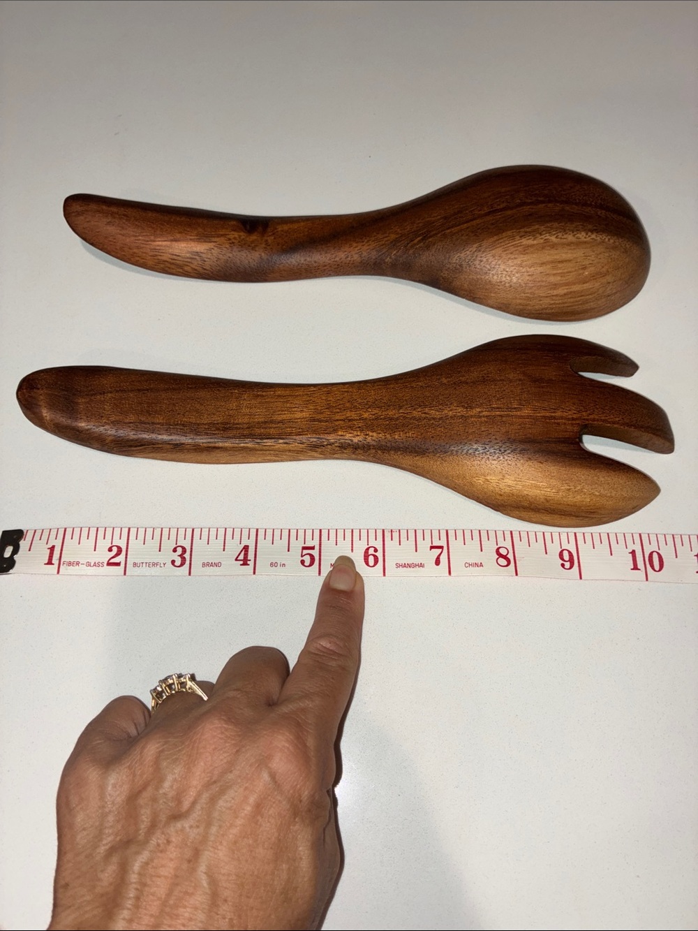 WOODEN Salad Serving Spoon/Fork Set. Like New Rich Beautiful Brown Grain & Style - Picture 2 of 6